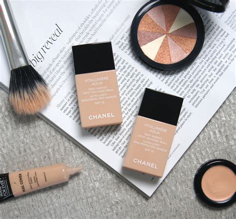 chanel vitalumiere moisture-rich foundation swatches|Chanel vitalumiere aqua foundation reviews.